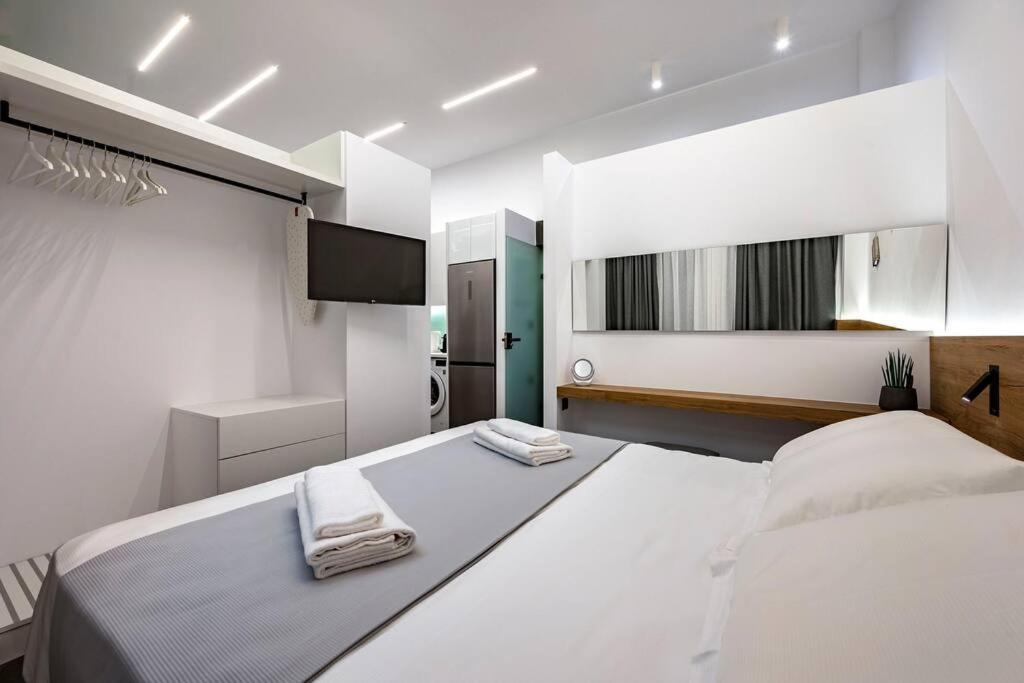 Poem Apartment *